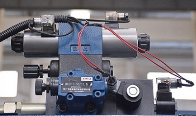 100t Cnc Metal Bending Machines, 3200 Mm Cnc Sheet Press Brake With E21 آلات ثني المعادن باستخدام الحاسب الآلي 100t ، 3200 مم آلة ثني الألواح باستخدام الحاسب الآلي مع E21