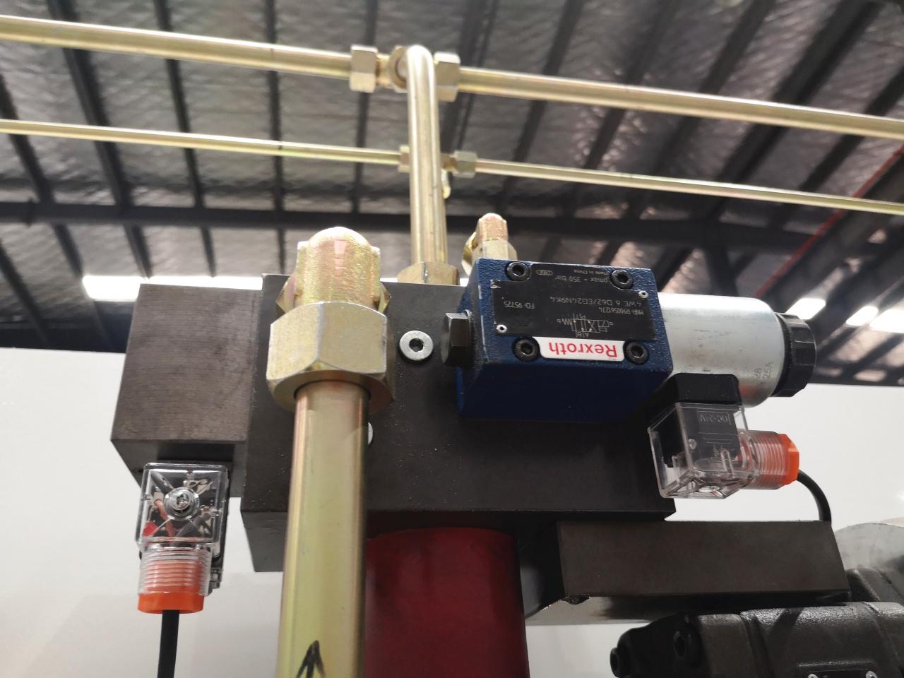 160t-4000 4-axis Cnc Hydraulic Bending Machine Press Brake 160t-4000 4-محور Cnc الهيدروليكية الانحناء آلة الصحافة الفرامل