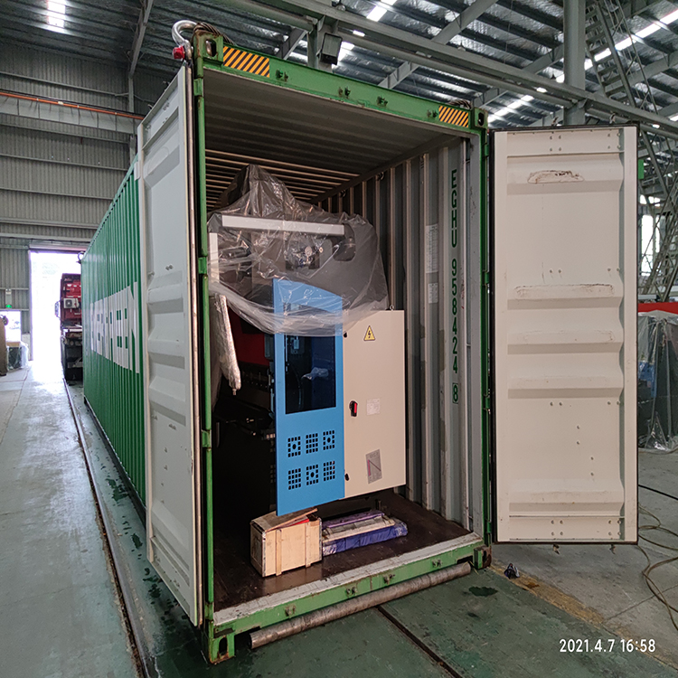 300t / 4000 آلة الفرامل الهيدروليكية الصحافة