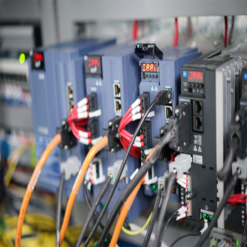 3015 1500x3000 الألومنيوم آلة القطع بالليزر معدات الليزر الصناعية