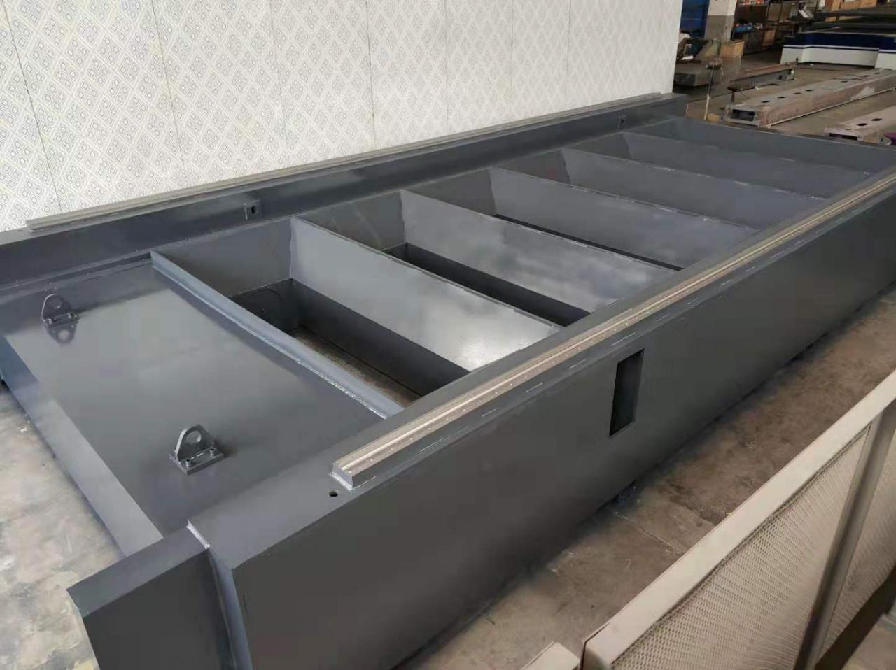 3015 4015 1kw To 6kw Cnc Fiber Laser Cutting Machine Raycus Laser Power 3015 4015 1kw إلى 6kw آلة قطع الألياف بالليزر باستخدام الحاسب الآلي Raycus Laser Power