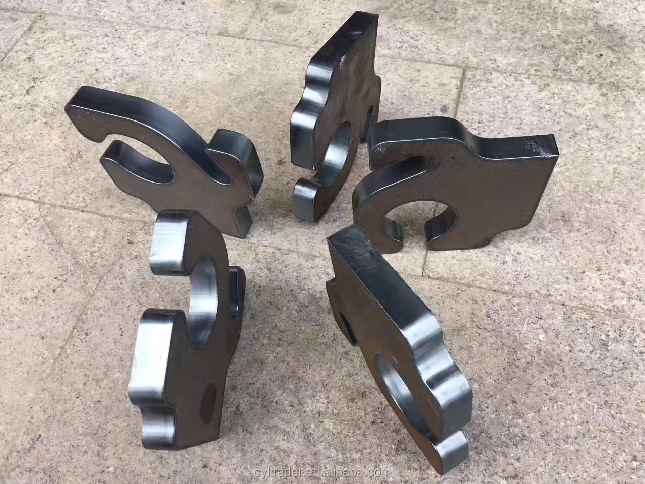 3015 4015 1kw To 6kw Cnc Fiber Laser Cutting Machine Raycus Laser Power 3015 4015 1kw إلى 6kw آلة قطع الألياف بالليزر باستخدام الحاسب الآلي Raycus Laser Power