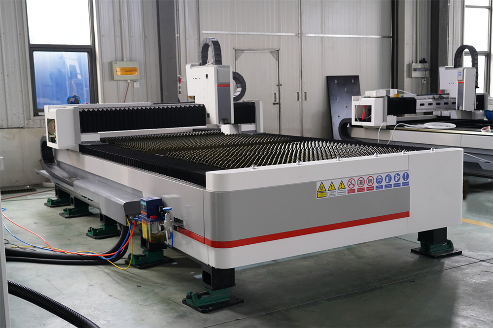 3015 4kw 1kw 2kw 3kw Stainless Steel Cnc Fiber Laser Cutting Machine 3015 4kw 1kw 2kw 3kw الفولاذ المقاوم للصدأ باستخدام الحاسب الآلي الألياف آلة القطع بالليزر