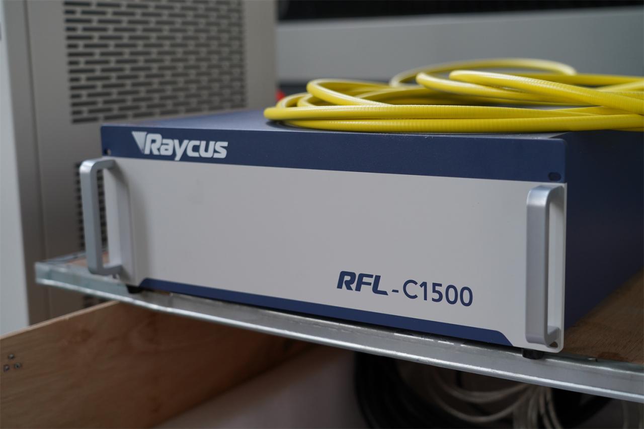 3015 4kw 1kw 2kw 3kw Stainless Steel Cnc Fiber Laser Cutting Machine 3015 4kw 1kw 2kw 3kw الفولاذ المقاوم للصدأ باستخدام الحاسب الآلي الألياف آلة القطع بالليزر