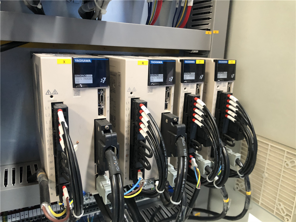 3+1 Axis Cnc Hydraulic Press Brake With Esa System مكبس هيدروليكي 3 + 1 محور Cnc مع نظام Esa