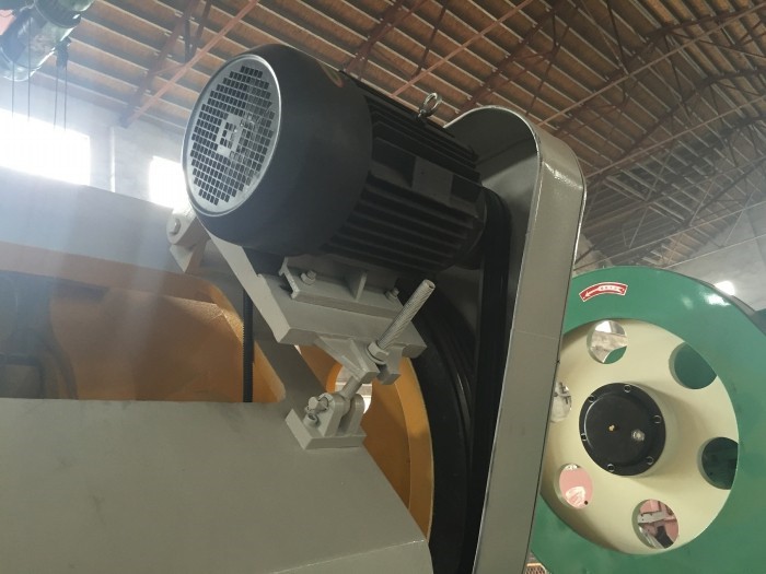 400 Ton Small Pneumatic Power Punch Press Mechanical Eccentric Punching Machine 400 طن صغيرة تعمل بالهواء المضغوط لكمة الصحافة آلة اللكم غريب الأطوار الميكانيكية