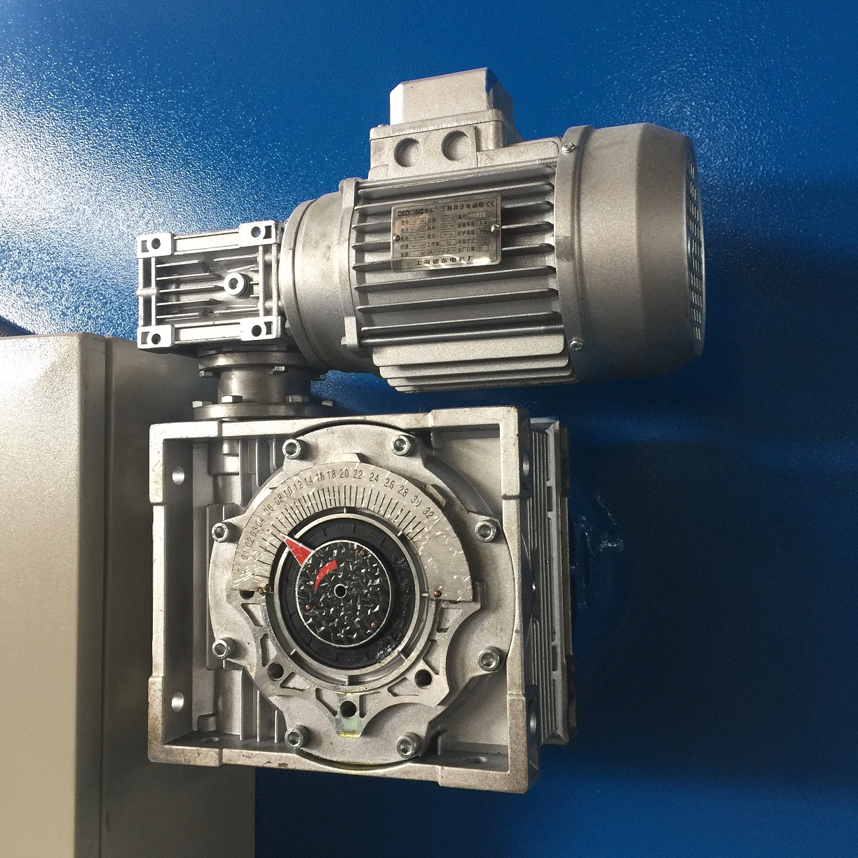 4mm Oem Qc11y-8x3200 Nc Hydraulic Guillotine Guillotine Shearing Machine 4mm Oem Qc11y-8x3200 Nc آلة قص المقصلة الهيدروليكية