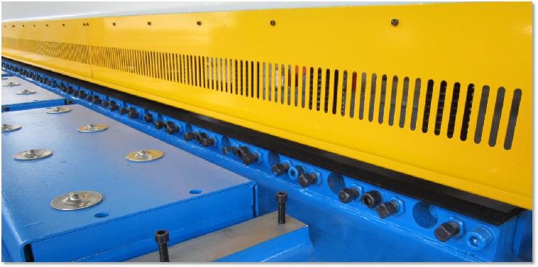 4mm Oem Qc11y-8x3200 Nc Hydraulic Guillotine Guillotine Shearing Machine 4mm Oem Qc11y-8x3200 Nc آلة قص المقصلة الهيدروليكية