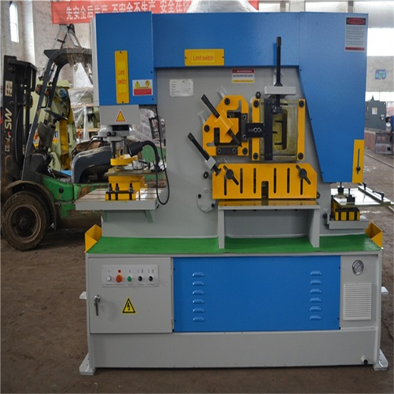 65 طن 250 طن أعمال حديدية باردة 120 طن 90 Cnc 120 طن آلة حديد هيدروليكية ذات أسطوانة مزدوجة