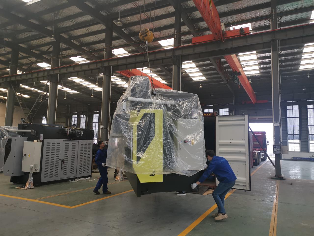 6mm*3200 Hydraulic Steel Plate Cutting Machinery Steel Plate Shearing Machine 6 مم * 3200 آلة قطع الألواح الفولاذية الهيدروليكية