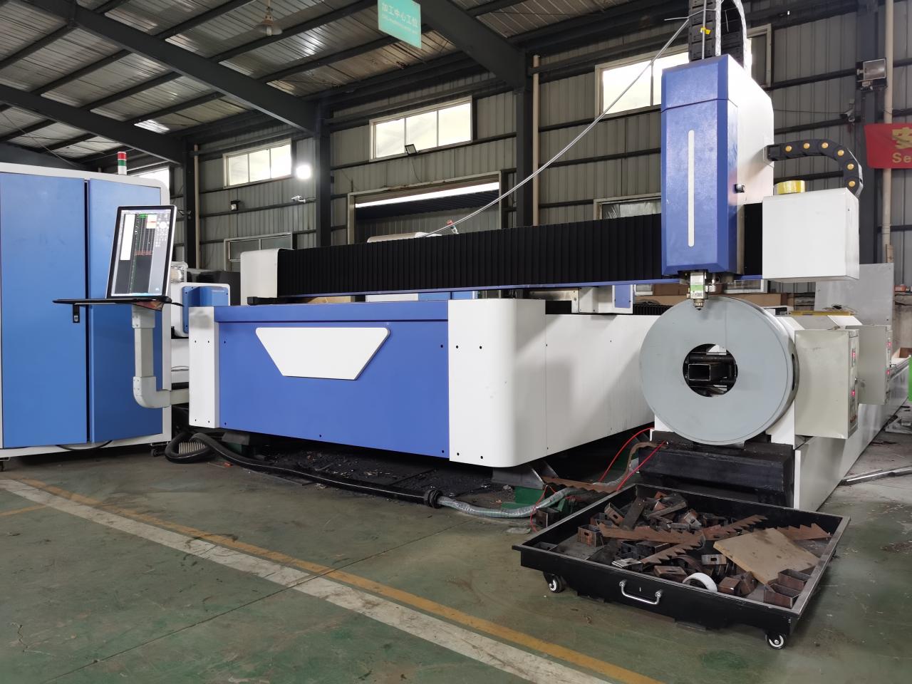 8mm 10mm Carbon Steel Laser Cutter 1530 4020 Cnc Fiber Laser Cutting Machine 8mm 10mm الكربون الصلب الليزر القاطع 1530 4020 Cnc آلة القطع بالليزر الألياف