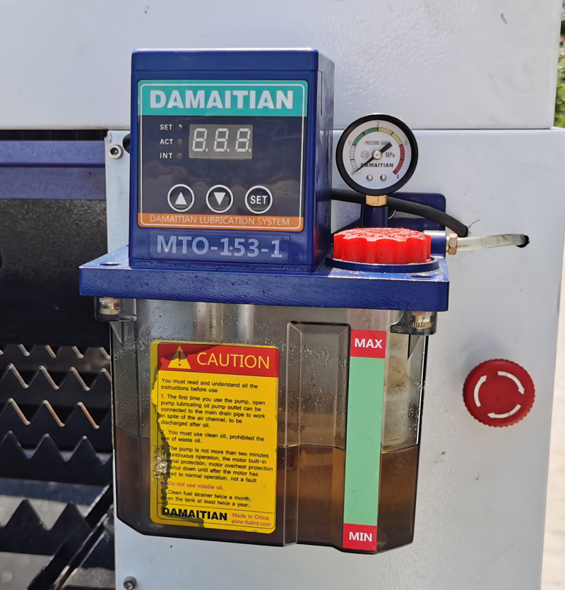 8mm 10mm Carbon Steel Laser Cutter 1530 4020 Cnc Fiber Laser Cutting Machine 8mm 10mm الكربون الصلب الليزر القاطع 1530 4020 Cnc آلة القطع بالليزر الألياف