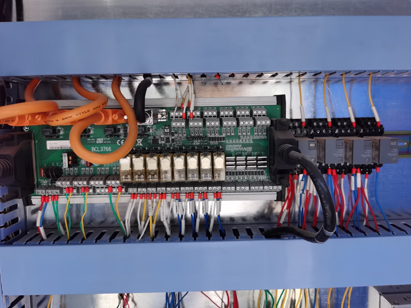 8mm 10mm Carbon Steel Laser Cutter 1530 4020 Cnc Fiber Laser Cutting Machine 8mm 10mm الكربون الصلب الليزر القاطع 1530 4020 Cnc آلة القطع بالليزر الألياف