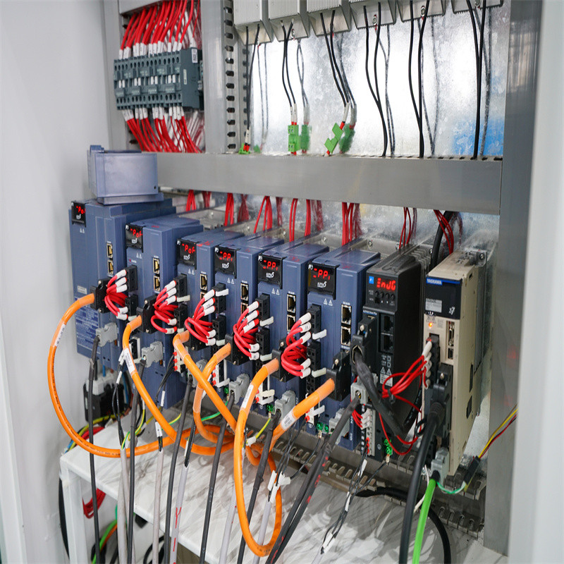 التصنيع باستخدام الحاسب الآلي بالليزر 500W 1000W 2000W الفولاذ المقاوم للصدأ الألياف آلة القطع بالليزر