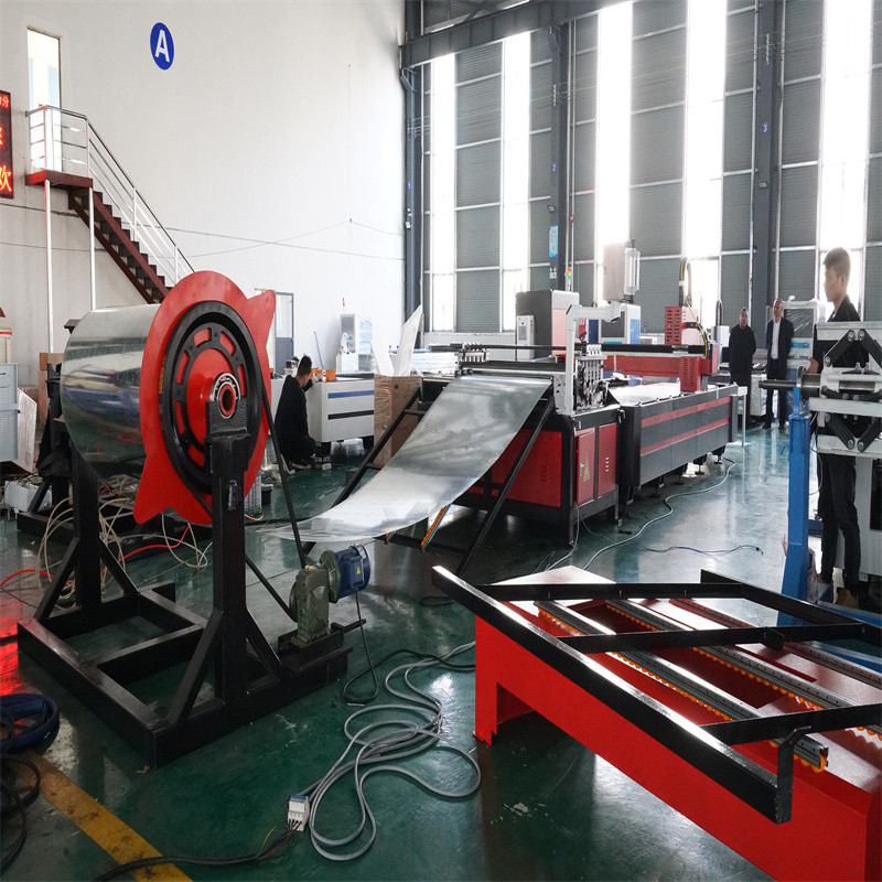 Raycus Cnc 1000w 1500w 2000w أنبوب الألياف المعدنية آلة القطع بالليزر