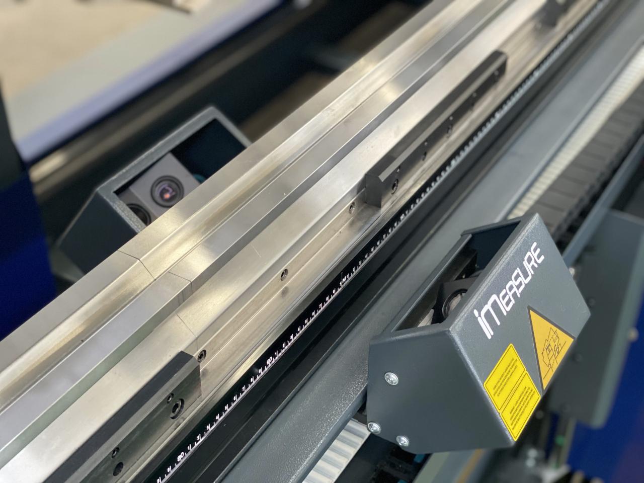 China 220t Cnc Bending Machine 6+1 Axis Hydraulic Press Brake Price الصين 220t التصنيع باستخدام الحاسب الآلي الانحناء آلة 6 + 1 محور سعر الصحافة الفرامل الهيدروليكية