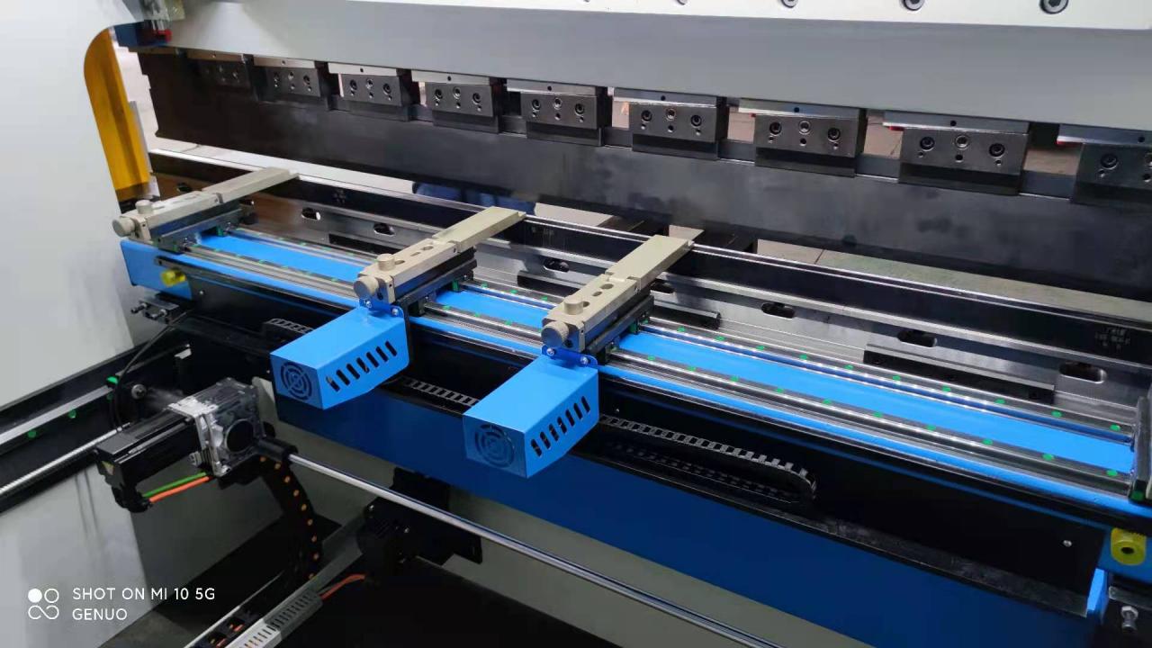 Da-66t Controller Cnc Hydraulic Press Brake Price With 3d Touch Screen System Da-66t تحكم Cnc الهيدروليكية الصحافة سعر الفرامل مع نظام شاشة تعمل باللمس ثلاثية الأبعاد