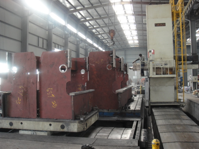 Da53t Cnc System Controller 125t4000 3+1 Axis Cnc Hydraulic Press Brake With Good Quality Da53t Cnc System Controller 125t4000 3 + 1 محور مكبس هيدروليكي باستخدام الحاسب الآلي بجودة جيدة