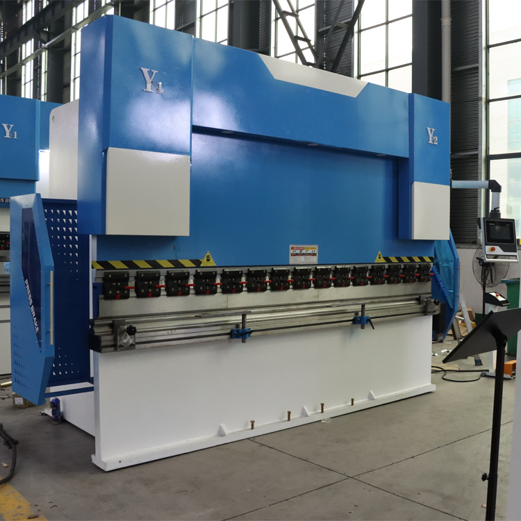 Electric Hydraulic Sheet 4 Axis Cnc Delem Press Brake 63t Metal Bending Machine الصفائح الهيدروليكية الكهربائية 4 محور Cnc Delem الصحافة الفرامل 63t آلة الانحناء المعدني