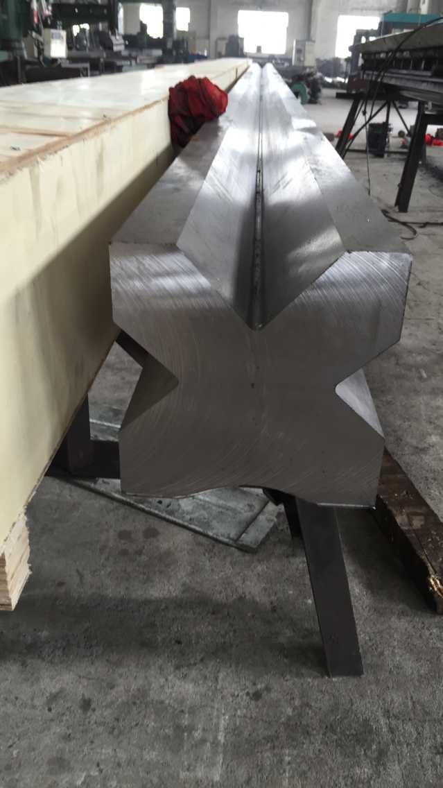 Full Automatic High Power Sheet Bending Machine And Cnc Press Brake Machine آلة ثني الألواح الأوتوماتيكية الكاملة ذات الطاقة العالية وآلة الفرامل الصحافة باستخدام الحاسب الآلي