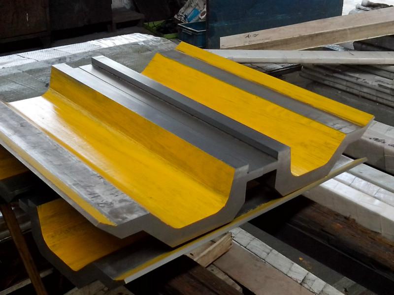 Full Automatic High Power Sheet Bending Machine And Cnc Press Brake Machine آلة ثني الألواح الأوتوماتيكية الكاملة ذات الطاقة العالية وآلة الفرامل الصحافة باستخدام الحاسب الآلي