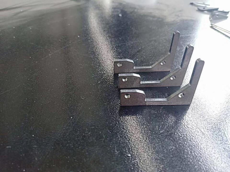 High Power 3015 2000W Metal Sheet Cnc Fiber Laser Cutting Machine عالية الطاقة 3015 2000W الصفائح المعدنية باستخدام الحاسب الآلي آلة قطع الألياف الليزر