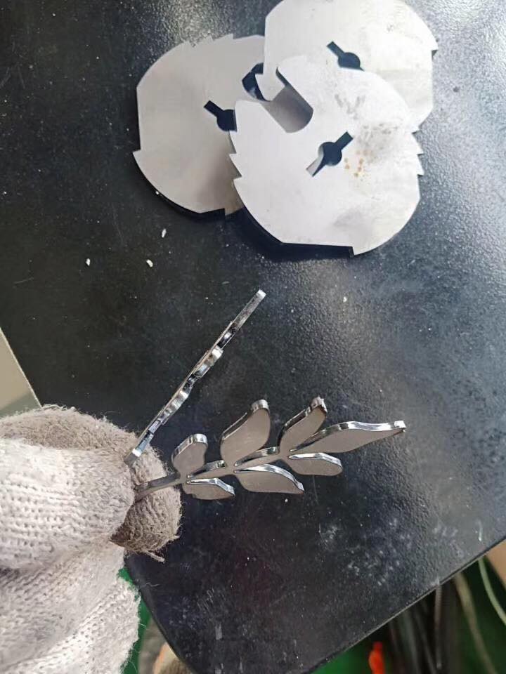 عالية الطاقة 3015 2000W الصفائح المعدنية باستخدام الحاسب الآلي آلة قطع الألياف الليزر