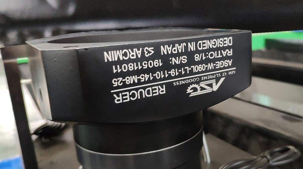 عالية الدقة 1000 واط سعر آلة القطع بالليزر الليفي