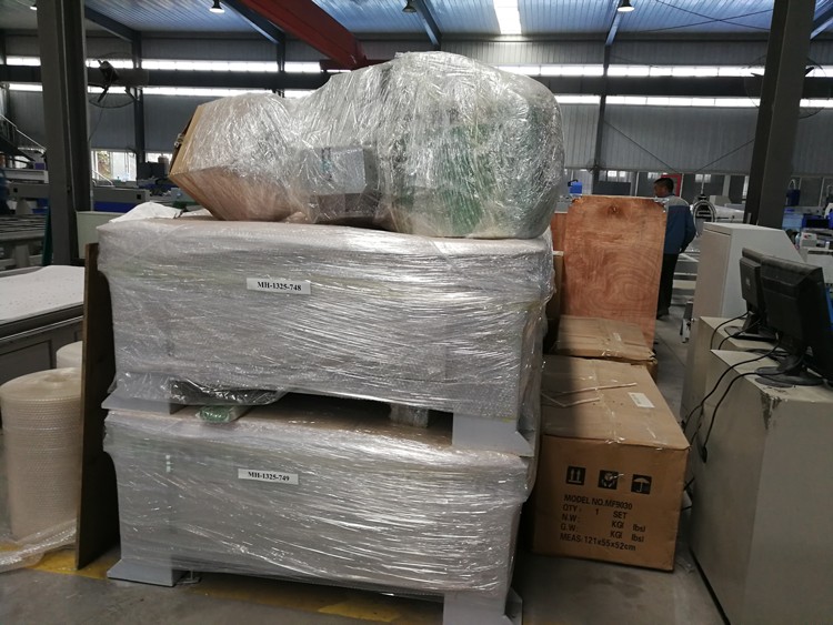 High Quality 1530 Fiber Laser Cutting Machine For Metal 500w 750w 1000w 1500w عالية الجودة 1530 الألياف آلة القطع بالليزر للمعادن 500w 750w 1000w 1500w