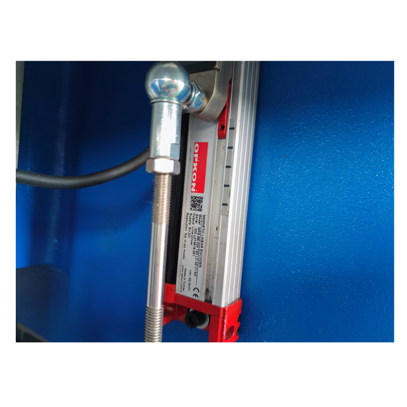 Hydraulic Press Brake Of 130t/3200mm 4+1 Axis Delem Da53t Cnc Press Brake مكبس هيدروليكي بضغط 130t / 3200mm 4 + 1 محور Delem Da53t Cnc Press Brake