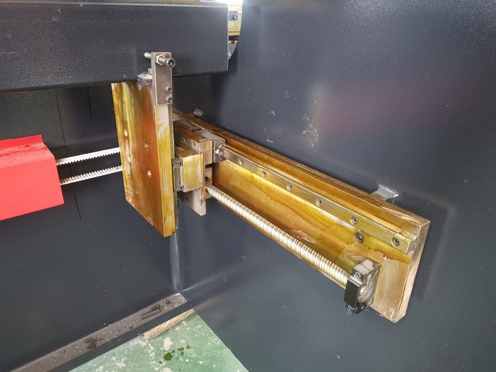 الهيدروليكية الفولاذ المقاوم للصدأ Wc67y / k-300/6000 قالب التتويج الصحافة الفرامل