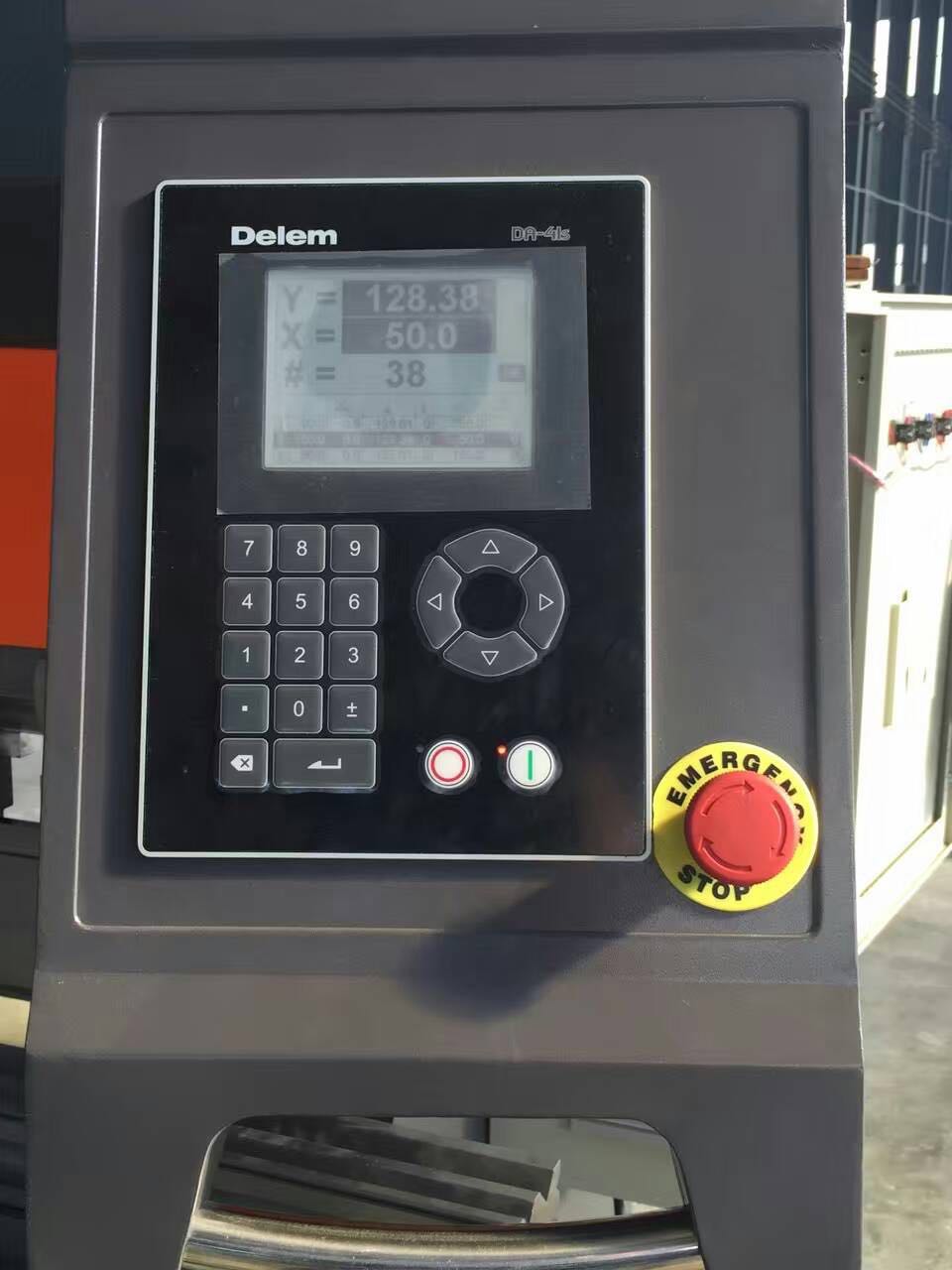 الهيدروليكية الفولاذ المقاوم للصدأ Wc67y / k-300/6000 قالب التتويج الصحافة الفرامل