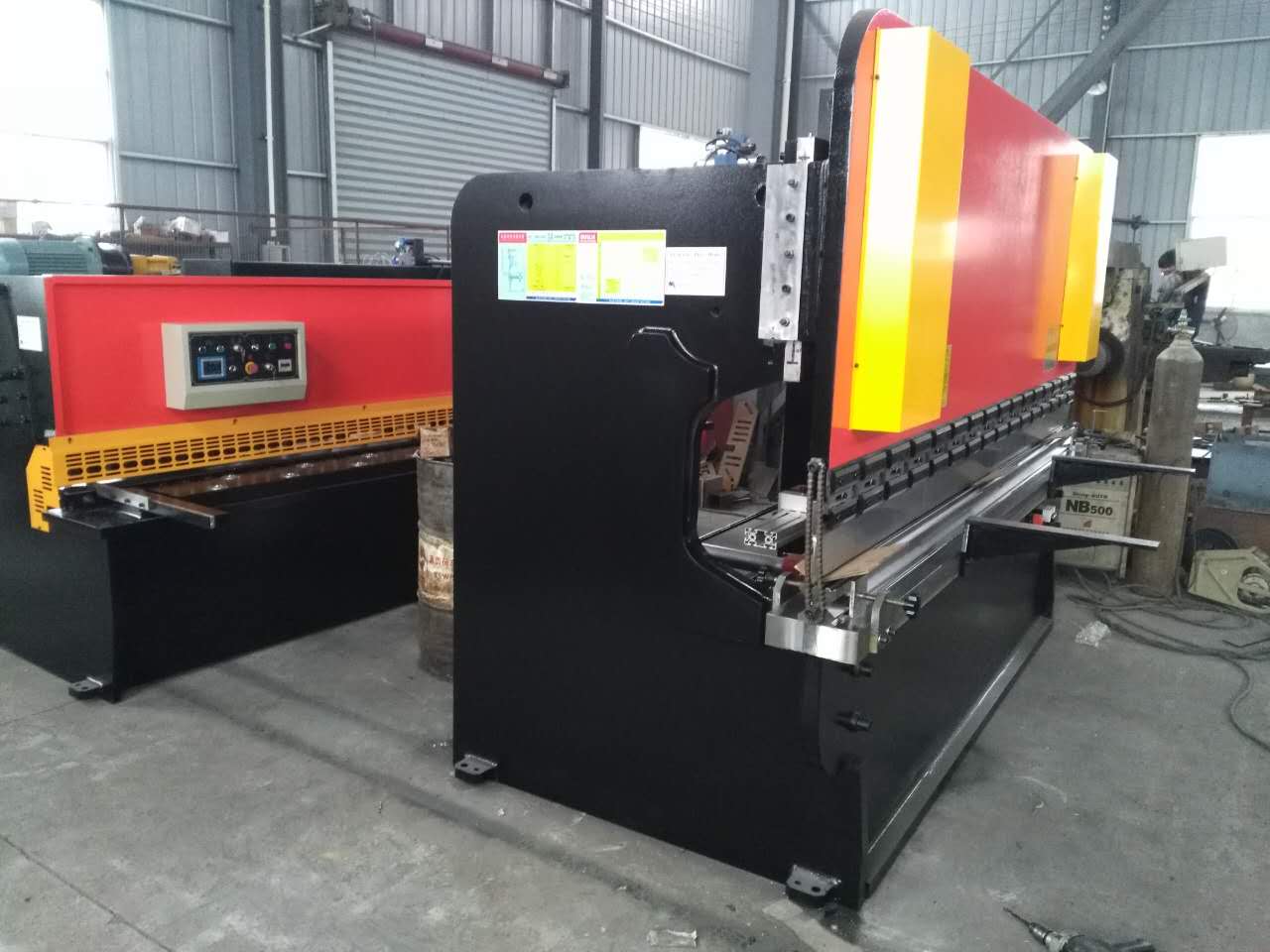 Hydraulic Swing Beam Guillotine Shears Qc12y-4x2500 المقصات ذات شعاع التأرجح الهيدروليكي Qc12y-4x2500