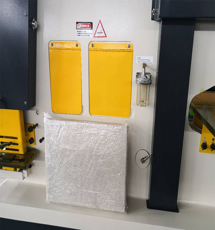 Metal Cutting Hydraulic Steelworkers Machine For Punching Cropping Notching Cutting آلة قطع المعادن الهيدروليكية عمال الصلب من أجل اللكم وتقطيع وتقطيع القطع