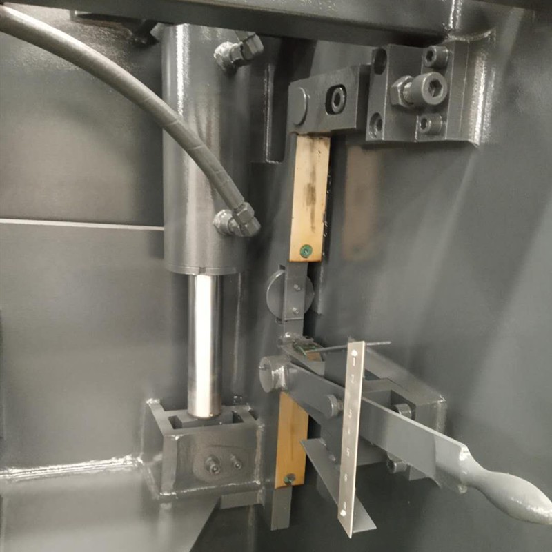 Qc12k-4x2500 Cnc Hydraulic Customized Shearing Machine Cutting Machine Qc12k-4x2500 Cnc الهيدروليكية آلة قص آلة القطع المخصصة