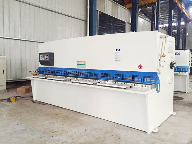Sheet Metal Machinery Cutting Machine Guillotine Shearing Machine Dalian Plate آلة قطع الصفائح المعدنية آلة القص المقصلة آلة داليان