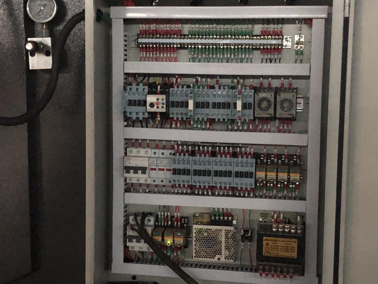 Wc67k Cnc Aluminum Iron Plate Hydraulic Press Brake Cnc Metal Sheet Bending Machine Wc67k Cnc الألومنيوم لوحة الحديد الهيدروليكية الصحافة الفرامل باستخدام الحاسب الآلي آلة الانحناء الصفائح المعدنية