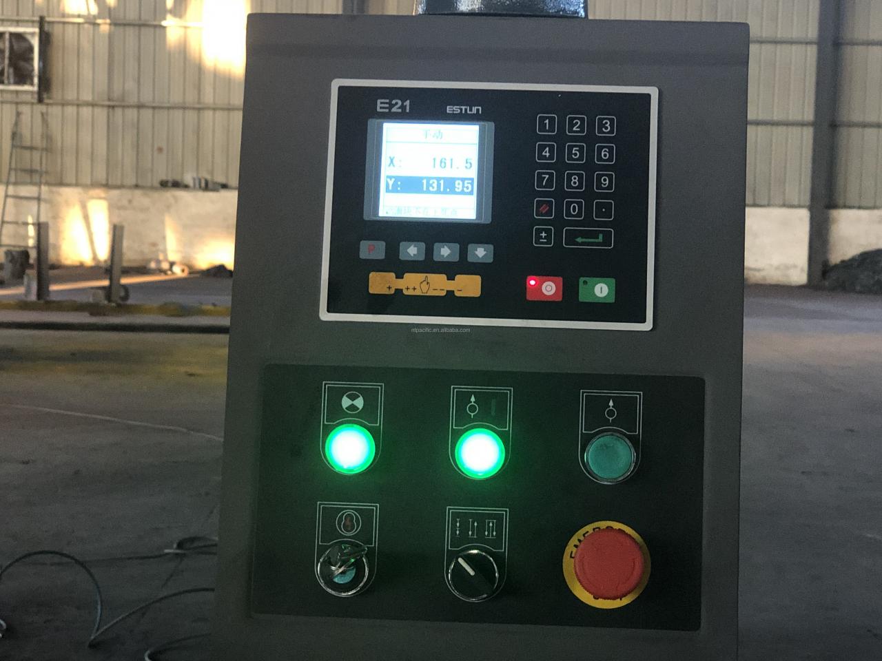 Wc67k Cnc Aluminum Iron Plate Hydraulic Press Brake Cnc Metal Sheet Bending Machine Wc67k Cnc الألومنيوم لوحة الحديد الهيدروليكية الصحافة الفرامل باستخدام الحاسب الآلي آلة الانحناء الصفائح المعدنية