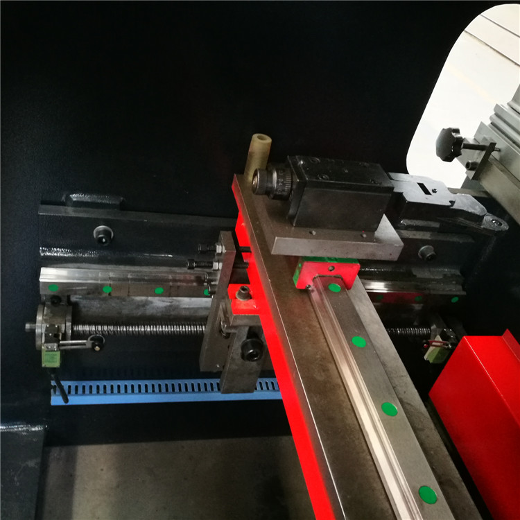 Wc67y-160 4000 Hydraulic Press Brake Cnc Metal Bending Machine For 4000mm Width Steel Wc67y-160 4000 مكبس هيدروليكي آلة ثني المعادن باستخدام الحاسب الآلي للصلب بعرض 4000 مم