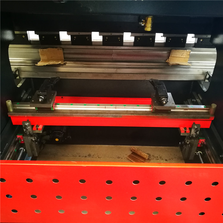 Wc67y-160 4000 Hydraulic Press Brake Cnc Metal Bending Machine For 4000mm Width Steel Wc67y-160 4000 مكبس هيدروليكي آلة ثني المعادن باستخدام الحاسب الآلي للصلب بعرض 4000 مم