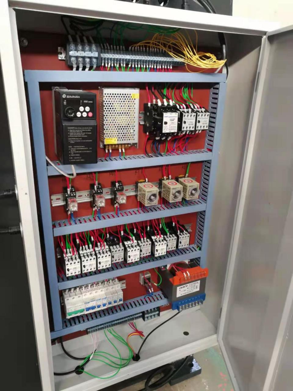 Wc67y-160 4000 Hydraulic Press Brake Cnc Metal Bending Machine For 4000mm Width Steel Wc67y-160 4000 مكبس هيدروليكي آلة ثني المعادن باستخدام الحاسب الآلي للصلب بعرض 4000 مم